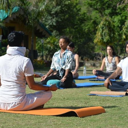 Rishikesh Adiyogi Hotel Bagian luar foto