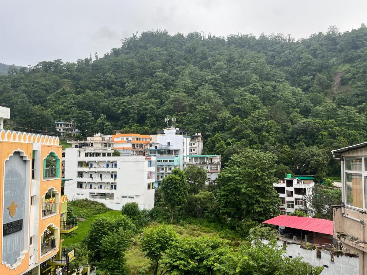 Rishikesh Adiyogi Hotel Bagian luar foto